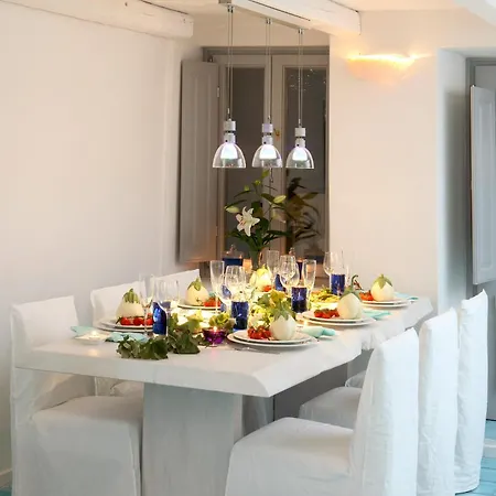 Blue Angel * Fira (Santorini)