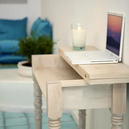 Blue Angel * Fira (Santorini)