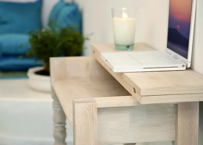 Blue Angel * Fira (Santorini)